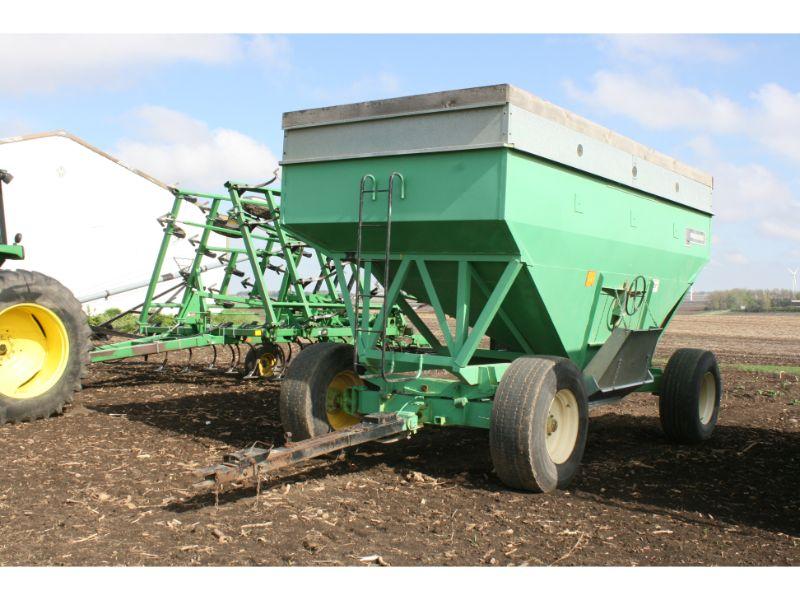 Parker 525 Bu. Gravity Wagon