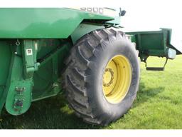 1995 JD 9500 Combine