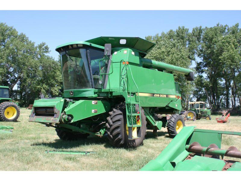 1995 JD 9500 Combine