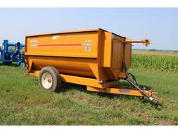 Knight #3130 Reel Auggie Mixer Feed Wagon