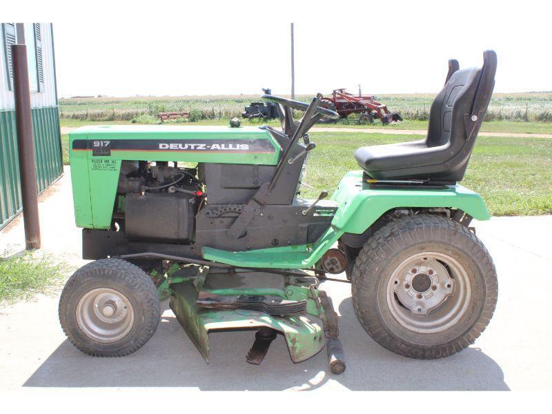 Deutz Allis Mdl. 917 Mower, Hydro w/Extra Blades 48 In. Cut, Good Cond.