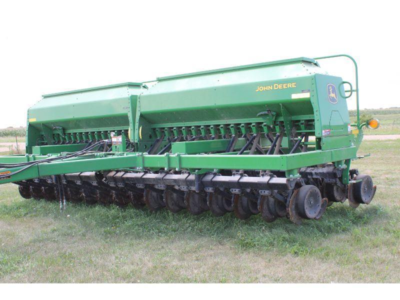 JD 1590 20 Ft. Grain Drill w/Fert., 2 Pt Hookup - SN: 1N01590XCF0760249 & N0GD020760059 - VG