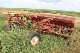 IH 100 Press Drill w/Grass & Tandem Hitch;