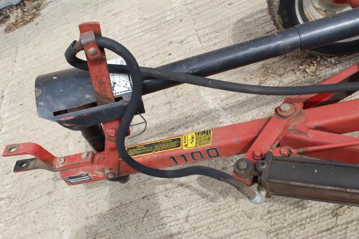 IH 1100 PT Sickle Mower