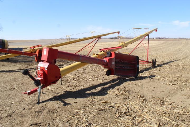 Westfield MK100/71 Auger w/ Swing Hopper, Hyd. Lift