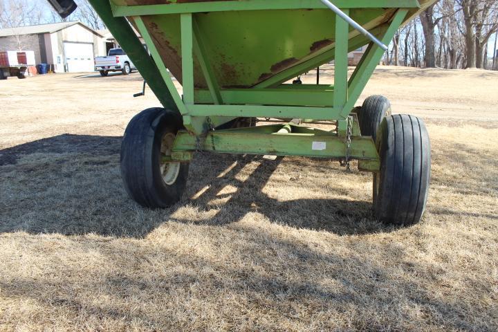 Parker 300 Bu. Gravity Wagon, Split Box, w/ J&M Brush Auger for Seed