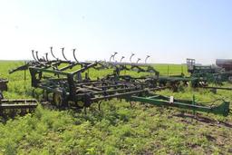 JD 960 20 Ft. field cultivator w/harrow new bushings