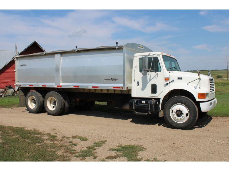 1998 IH 4900-DT466E Twin Screw Straight Truck w/20Ft. Brehmer Alum. Bo