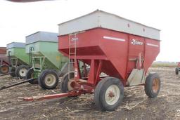 Demco 365 Bu. Gravity Wagon