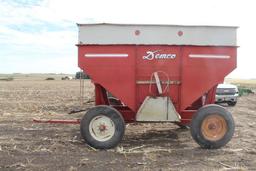 Demco 365 Bu. Gravity Wagon