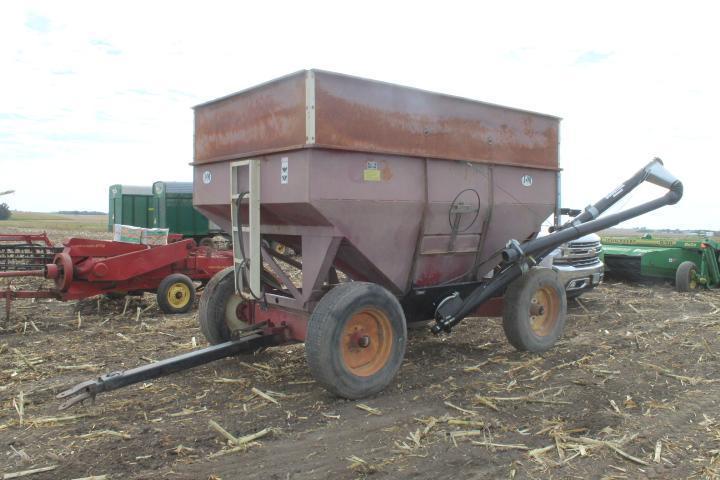 J&M 350 Bu. Gravity Wagon