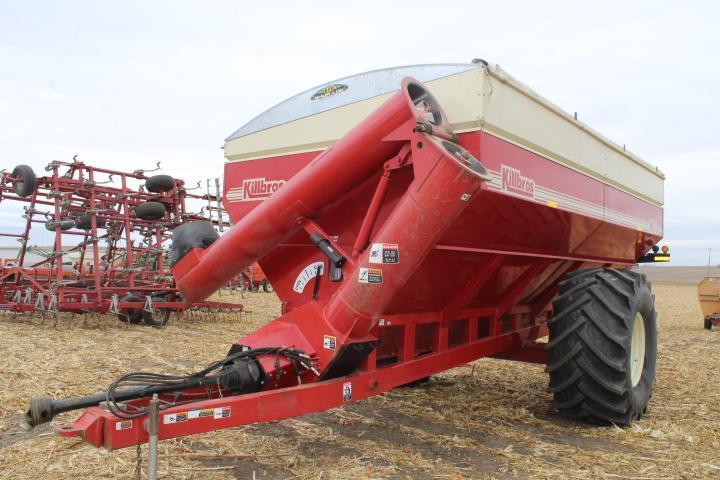 Killbros #1820 Grain Cart, Holds 950 Bu., VG Cond., SN: D44540147, One Owner