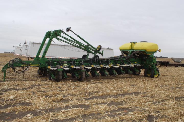 JD 1770NT 24R30 Planter w/ CCS Seed Del. System, One Owner, SN: 1A1770CLEM755720 (2014)