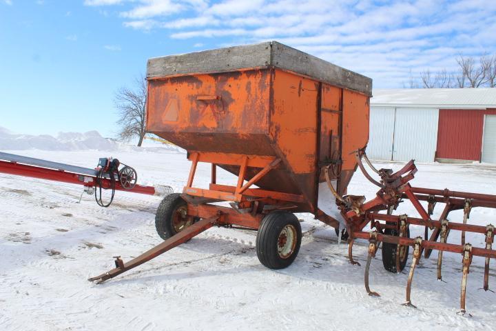 Kory +/-225 Bu. Gravity Wagon w/Gear