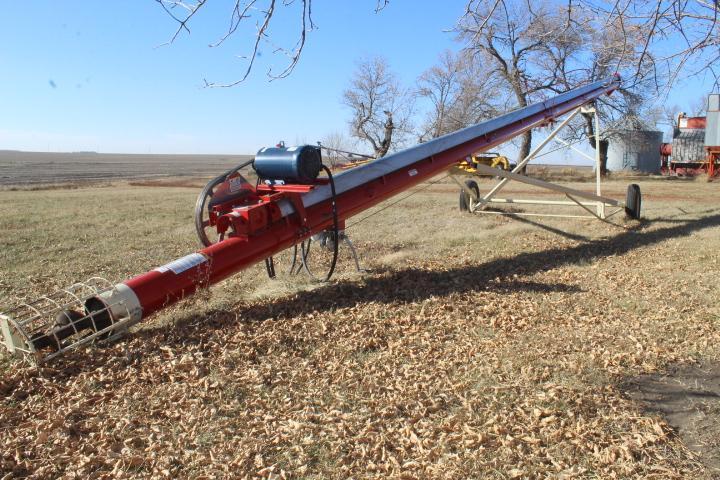 Feterl Original Farm King Mdl. C855TE Auger w/5 HP Century Elec. Motor