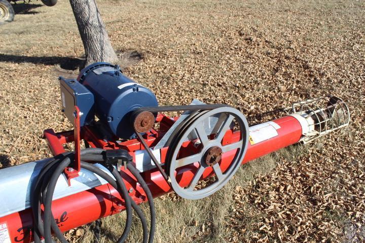 Feterl Original Farm King Mdl. C855TE Auger w/5 HP Century Elec. Motor