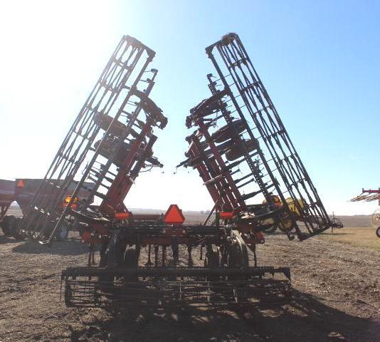 Case-IH Tiger-Mate 200, 30 Ft. Field Cult.