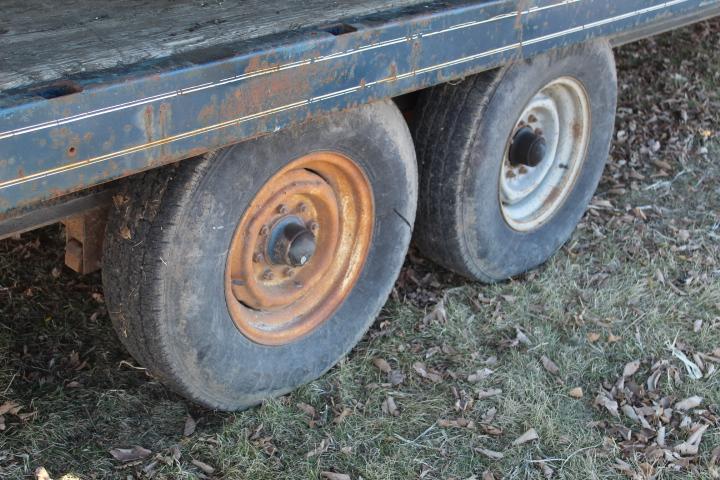 1989 Hillsboro 24 Ft. Flatbed Gooseneck Trailer