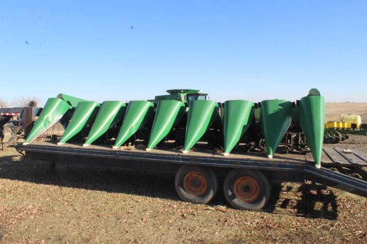 JD #854 8 Row Corn Head w/ Low Tin w/Oil Chains & GVL Poly Snouts