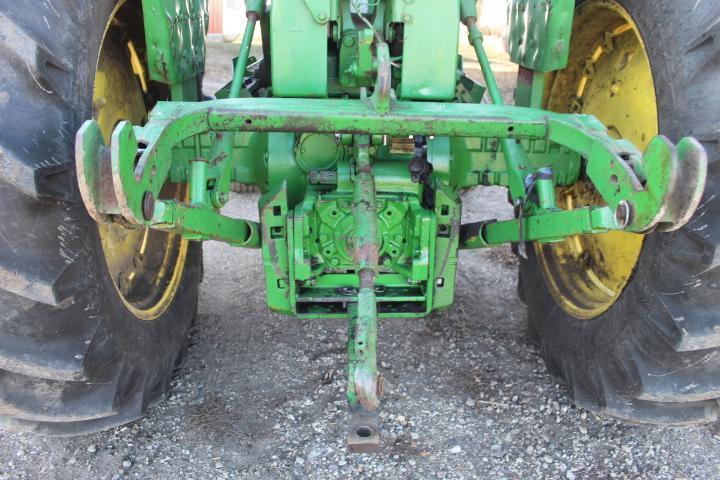 JD 3020 Dsl. Tractor, 3 Pt. w/Quick-tach Hitch, VG 16.9-38 In. Tires, New Seat, (1965)