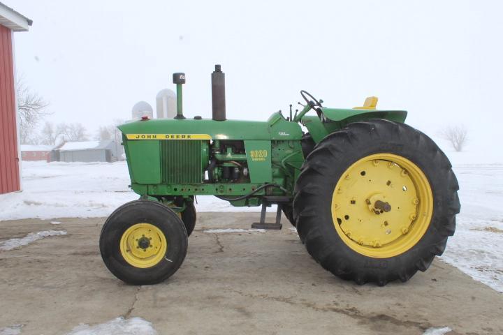 JD 3020 Dsl. Tractor, 3 Pt. w/Quick-tach Hitch, VG 16.9-38 In. Tires, New Seat, (1965)