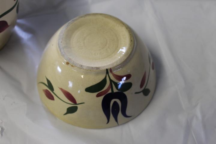 Watt 7 In. w/ Lid, Watt 6 1/2 In., 7 In., & 8 In. Bowls (Same Pattern)