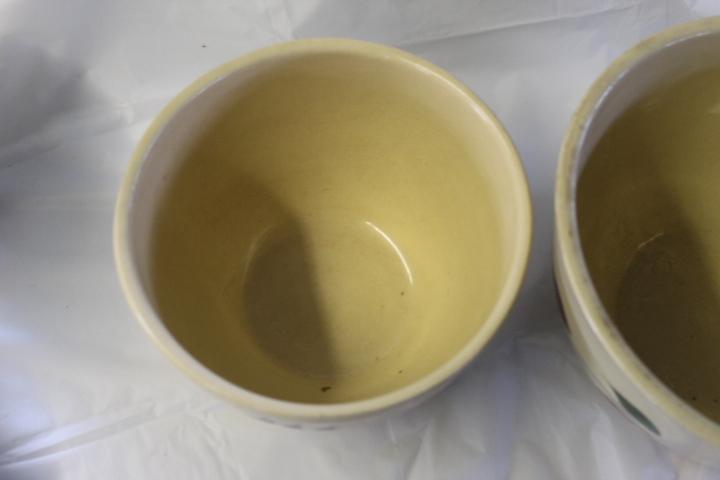 Watt 7 In. w/ Lid, Watt 6 1/2 In., 7 In., & 8 In. Bowls (Same Pattern)