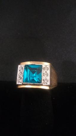 Vintage gold tone Ring