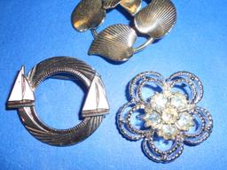 Lot of 3 Brooches