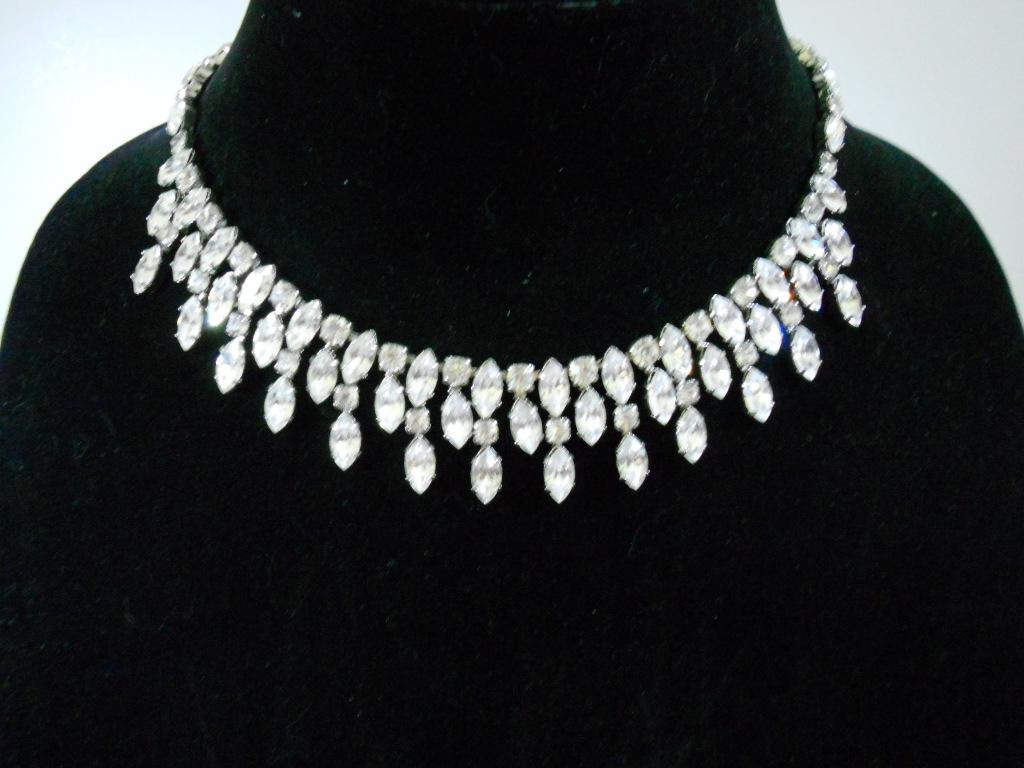 Vintage Weiss Rhinestone Necklace