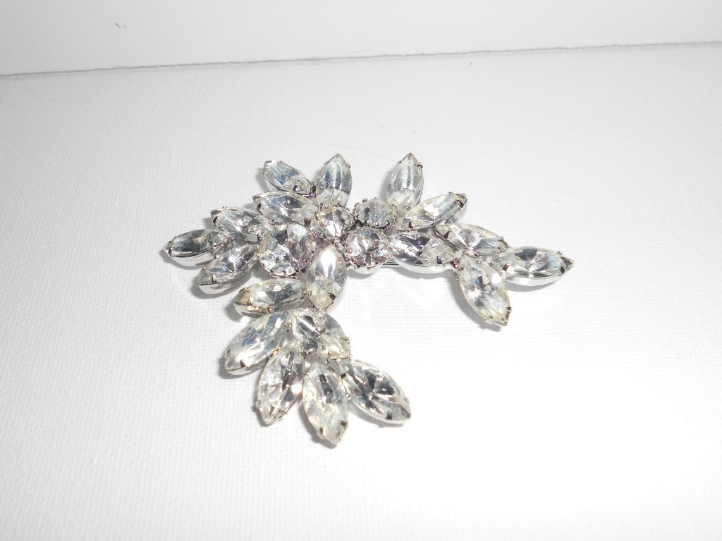 Vintage Rhinestone Brooch