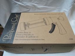 Pampered Chef Cookie Press in Original Box Complete