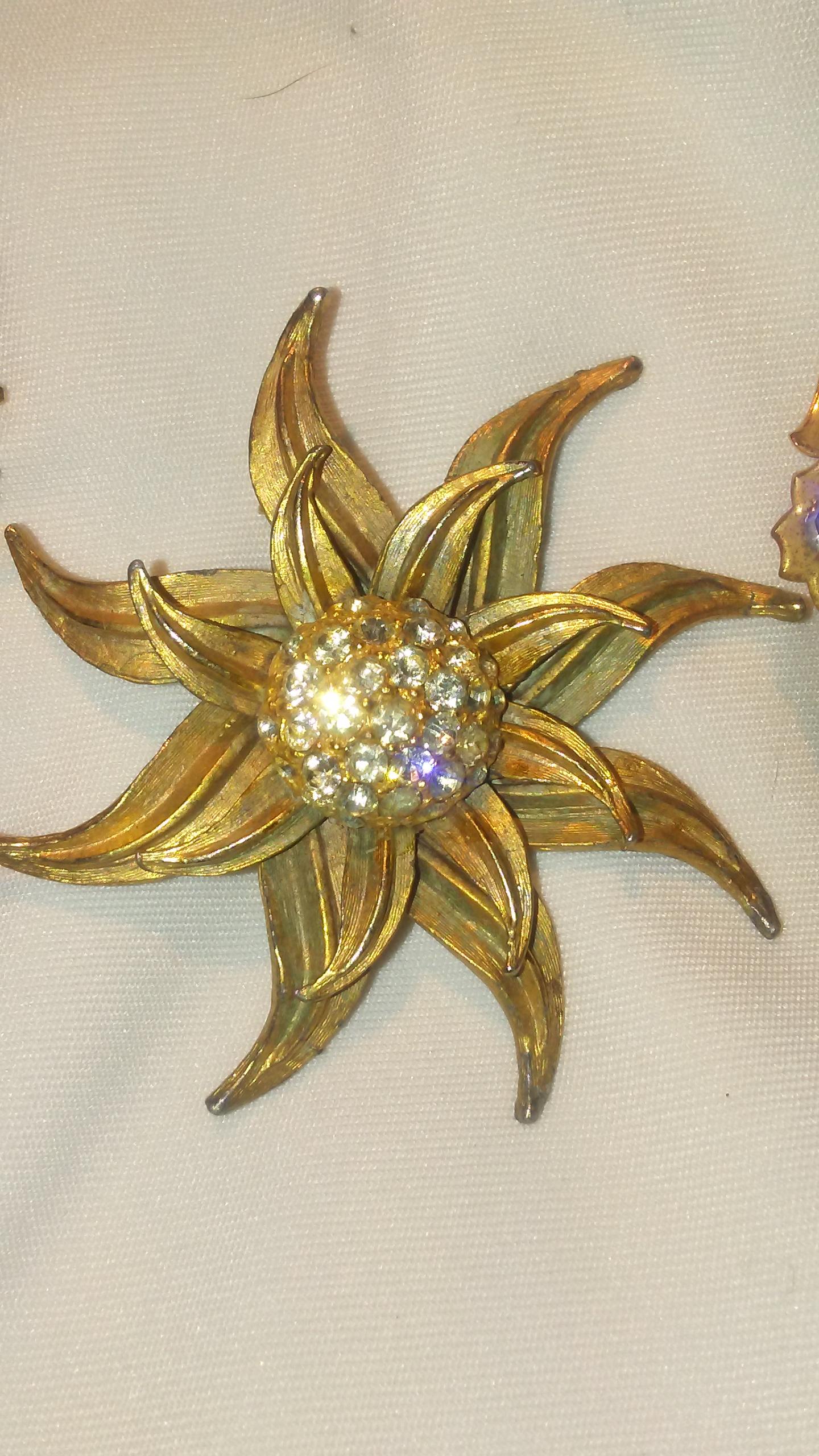 Retro Lot of 4 Gold Tone and Clear Rhinestone  Brooches