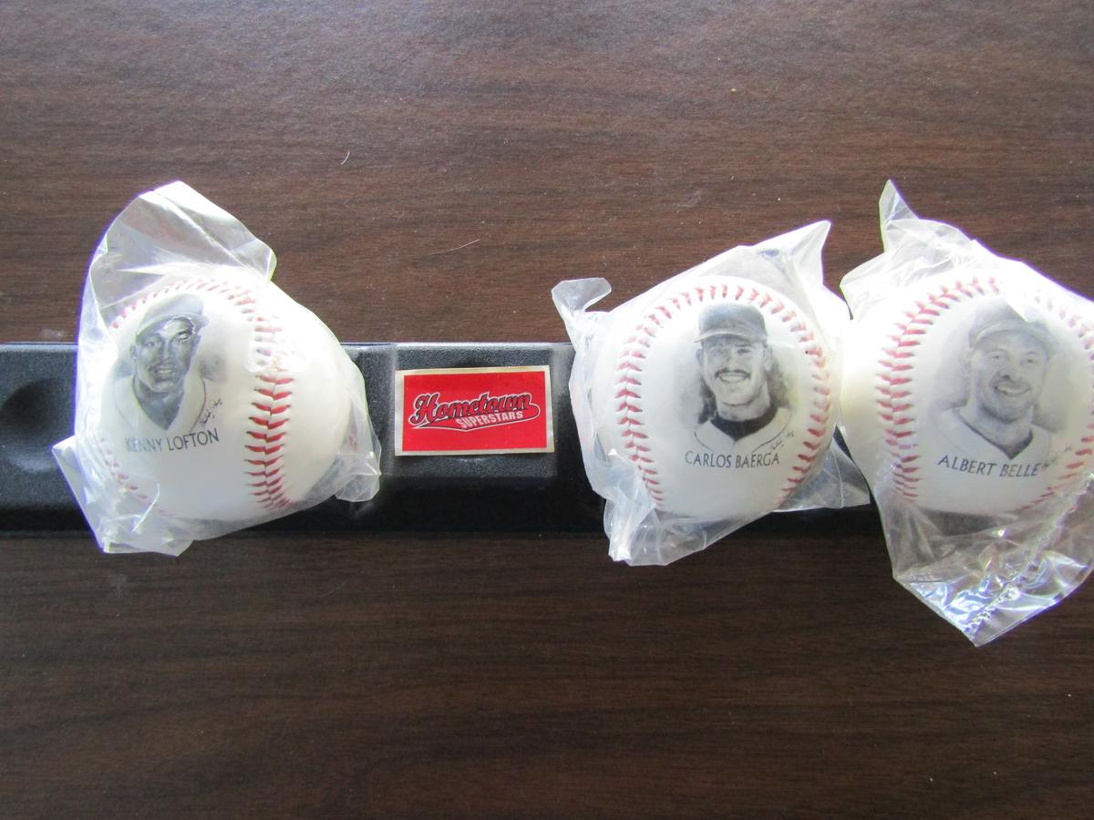 Lot of 4 Baseballs with Stand, Kenny Lofton, Carlos Baerga, Albert Belle