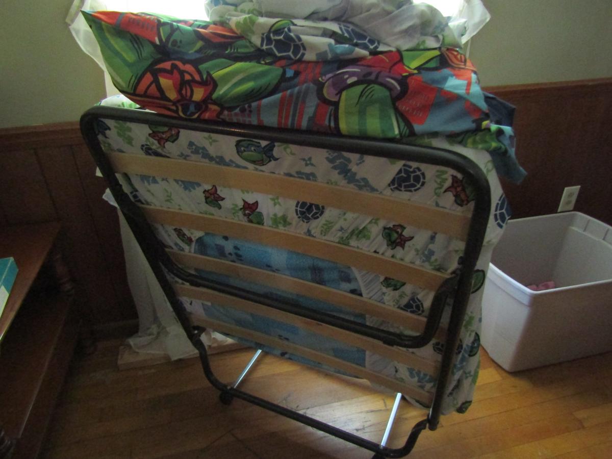 Vintage Fold Away Bed with Mattree and Linens