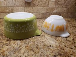 2 Sets Pyrex, 1 Green, 1 White/Rooster