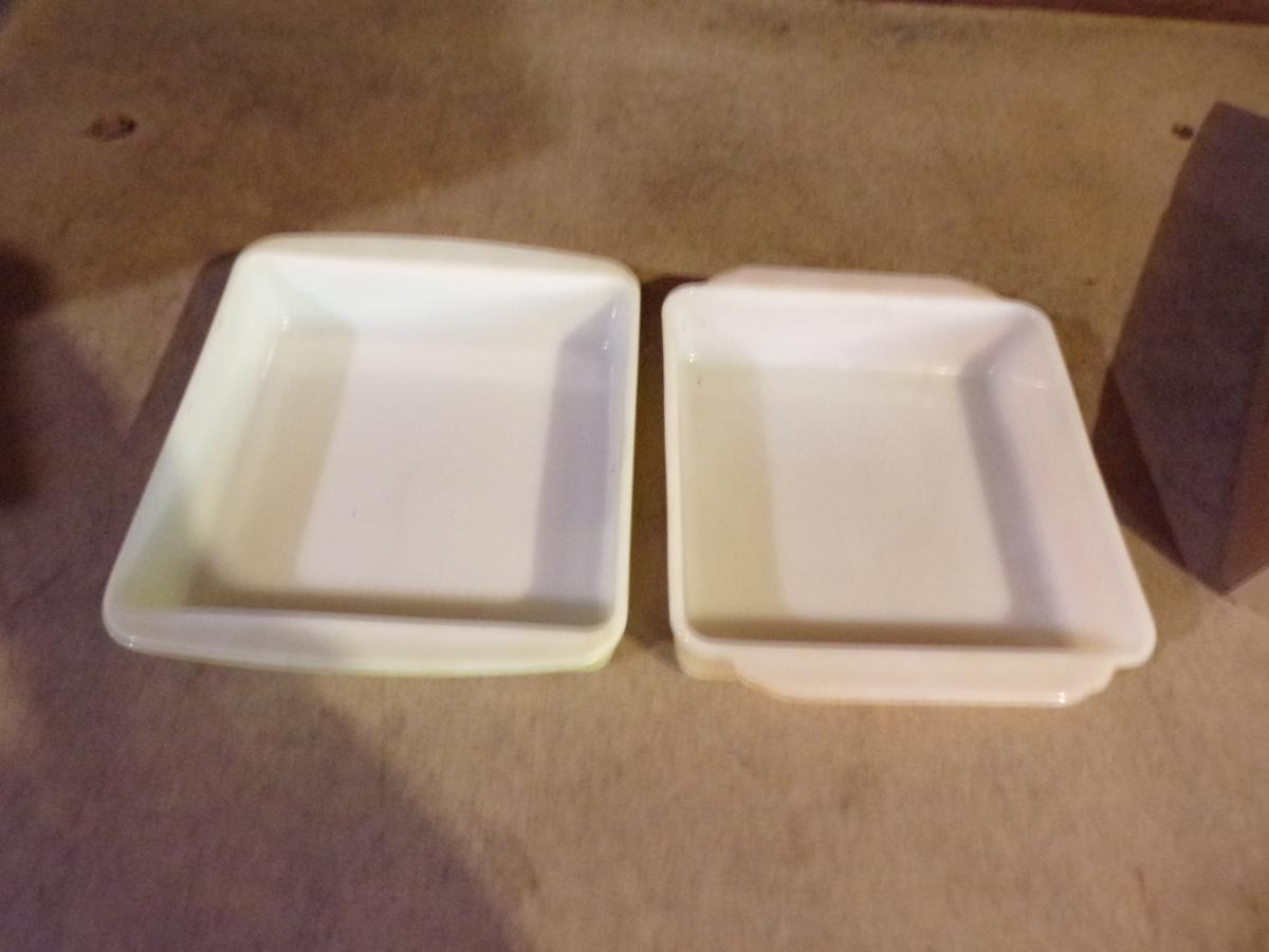 2 Glass Baking Dishes PYREX-FIRE KING