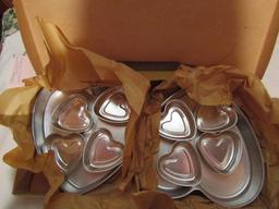 Vintage Mirro Aluminum Heart Cake/Mold Set in Original Box