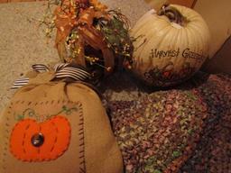 Vintage Fall/Halloween Décor, Pumpkins, Rug