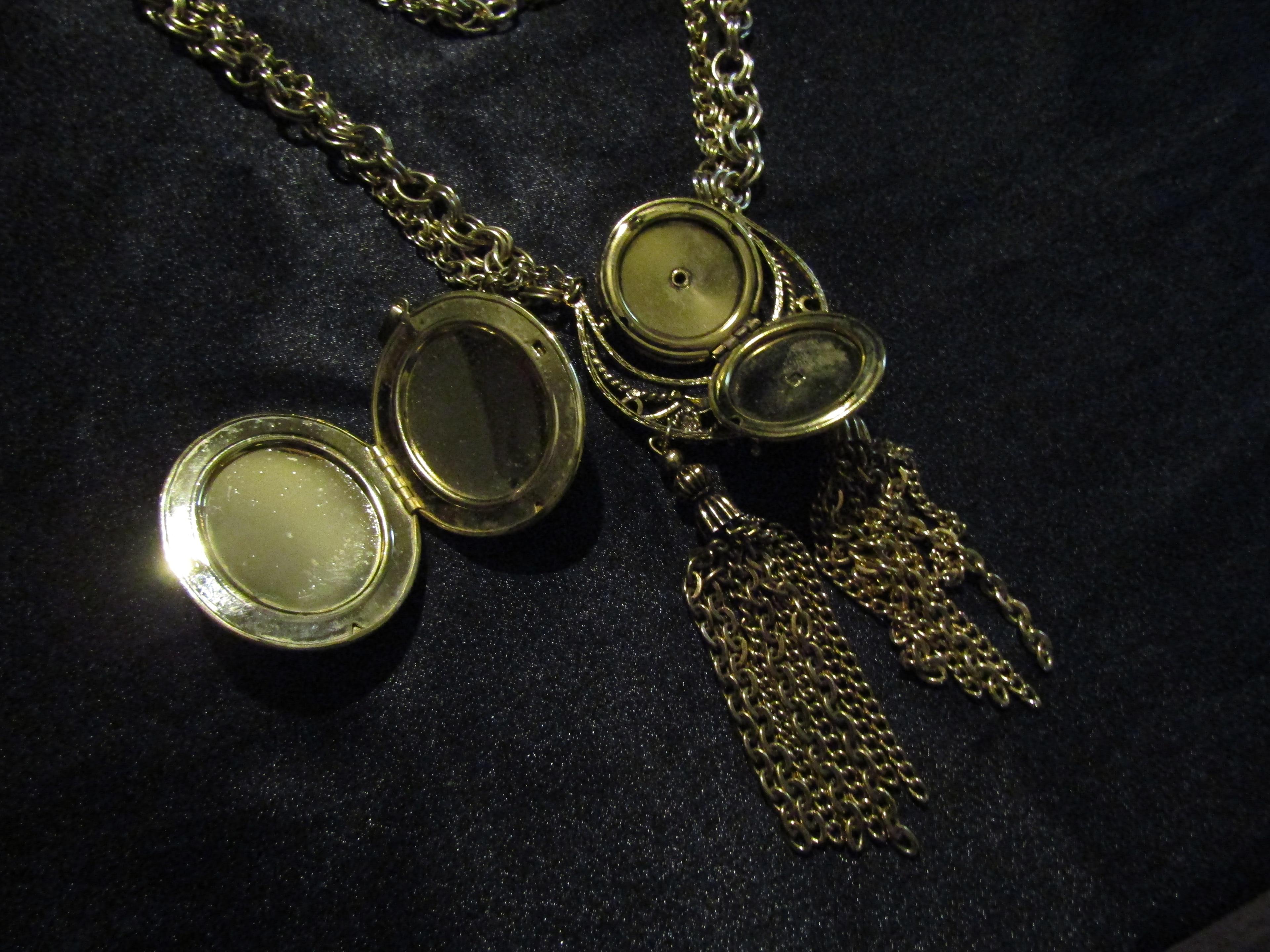 Vintage Spin Locket Necklace and Cameo Locket Pendent