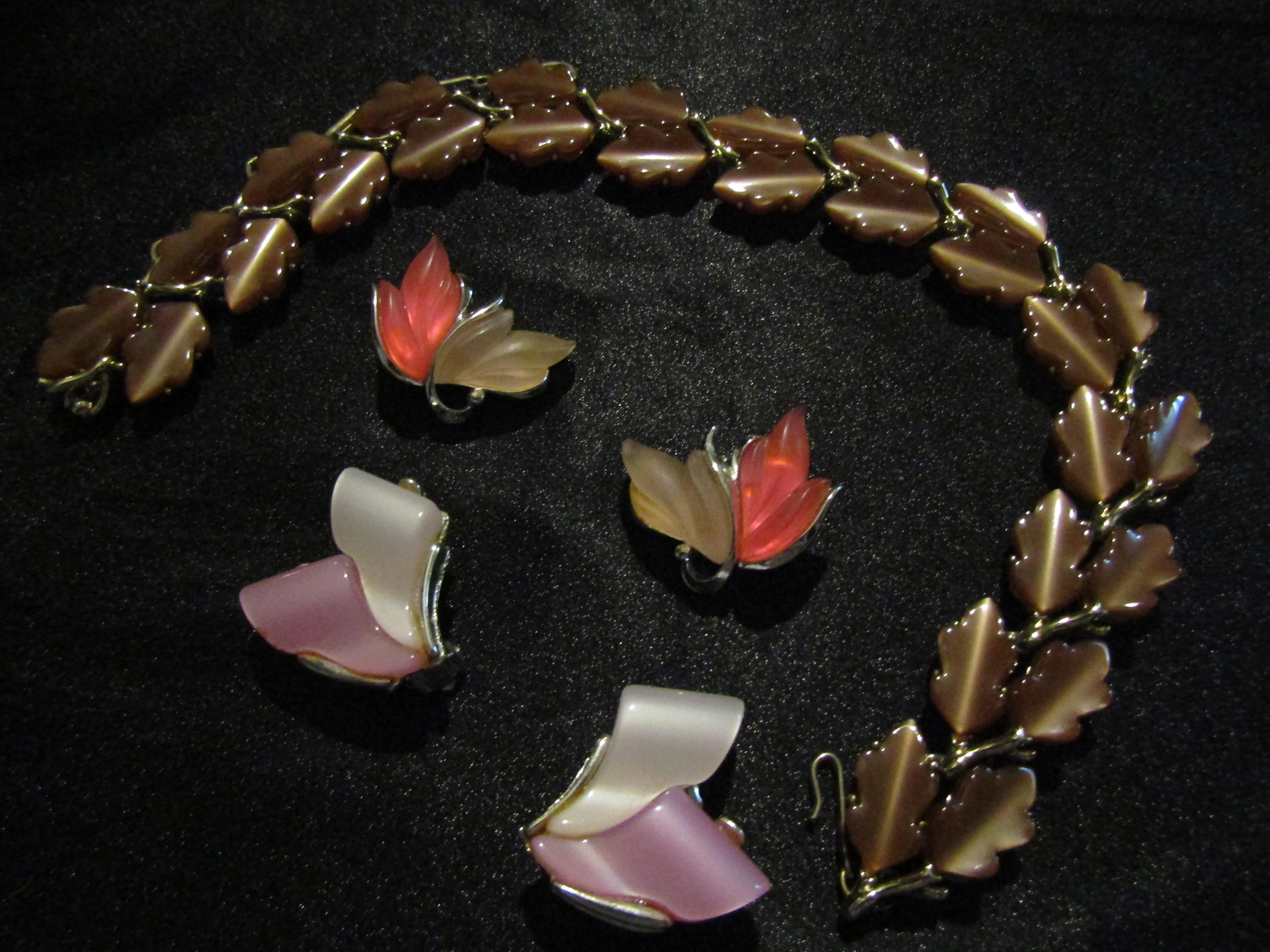 Vintage Lisner Leaf Thermoset Necklace and Unmarked Earrings