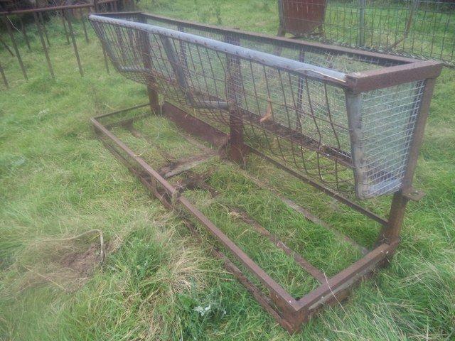 8' Wall Mount Hay Rack c/w Feed Trough