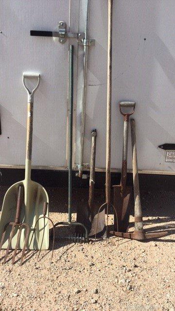 lot long handle garden tools
