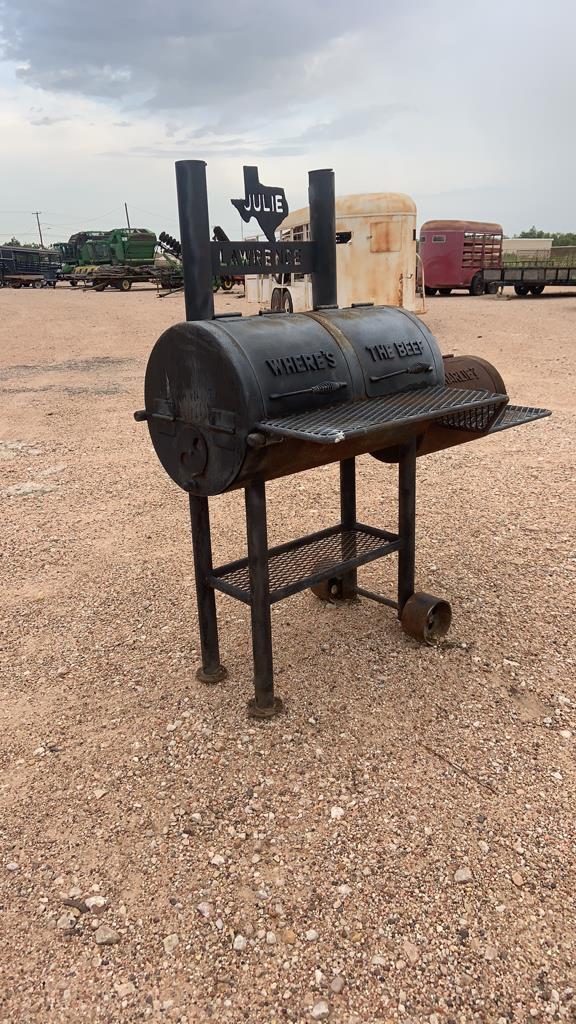 Offset bar-b-que pit