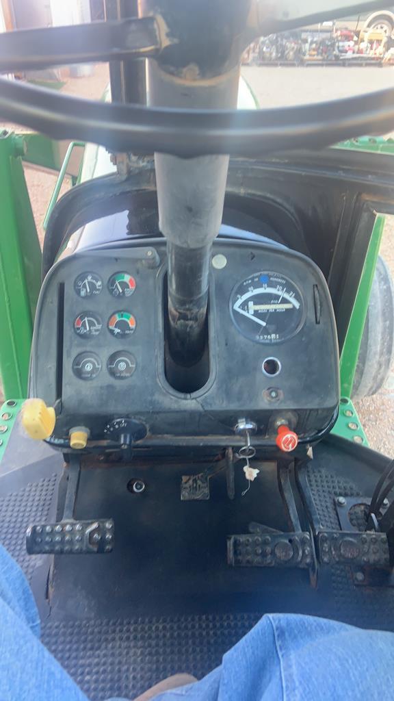 1980 JD 4240 Tractor with loader