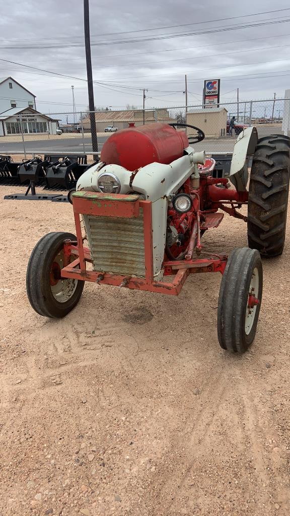 Ford 800 Propane Tractor