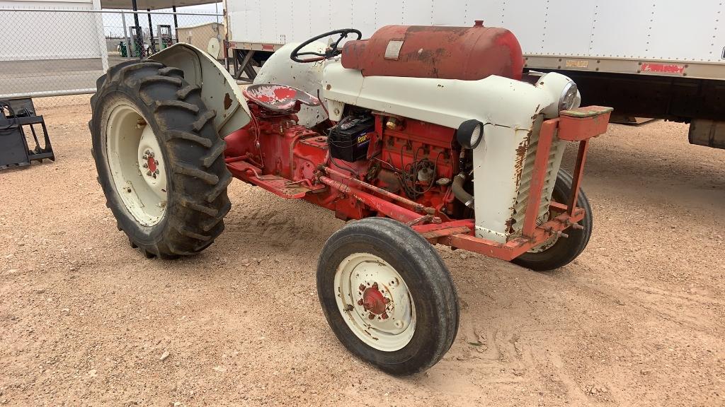 Ford 800 Propane Tractor