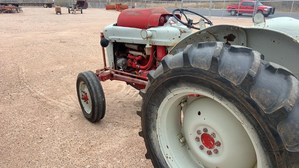 Ford 800 Propane Tractor