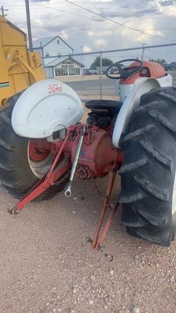 1958 Ford 800 Series Tractor