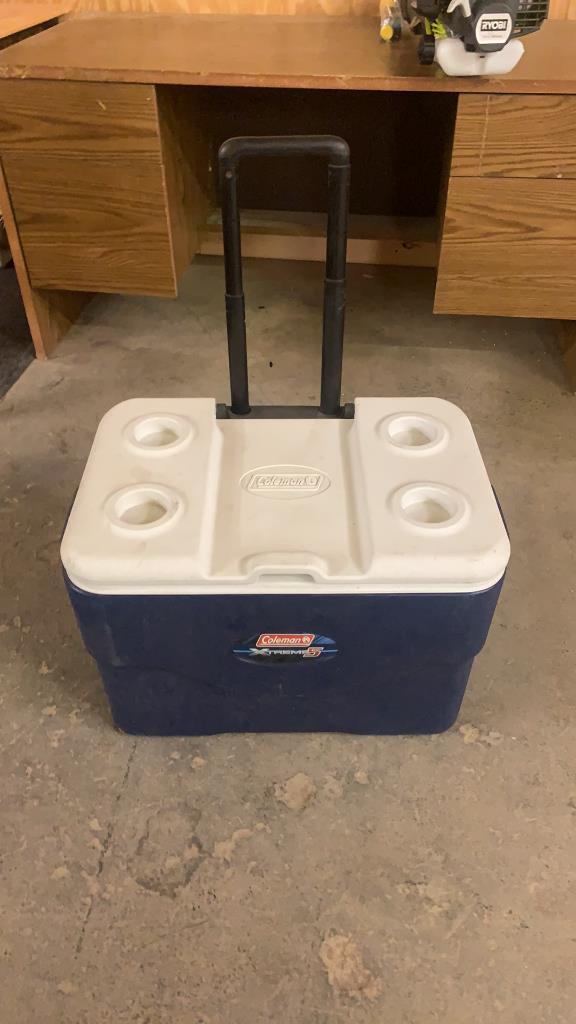 COLEMAN wheeled cooler